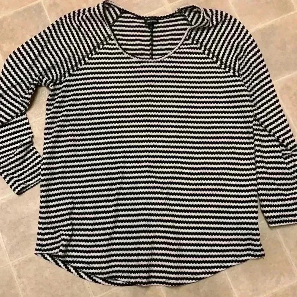 Torrid - Picture 2 of 4